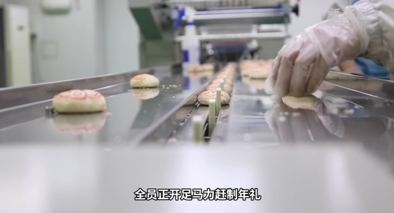 年味儿藏不住 各地把“家的味道”端上街头